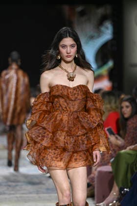 Lola Casademunt - Mercedes-Benz Fashion Week Madrid, Spain - 21 Mar 2026 A model walks the runway wearing a design by Lola Casademunt during Mercedes-Benz Fashion Week de Madrid in IFEMA. Madrid Spain Copyright: xAtilanoxGarciax xSOPAxImagesx photos10155