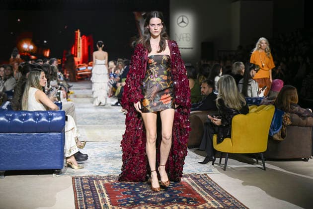 Lola Casademunt - Mercedes-Benz Fashion Week Madrid, Spain - 21 Mar 2026 A model walks the runway wearing a design by Lola Casademunt during Mercedes-Benz Fashion Week de Madrid in IFEMA. Madrid Spain Copyright: xAtilanoxGarciax xSOPAxImagesx photos10158