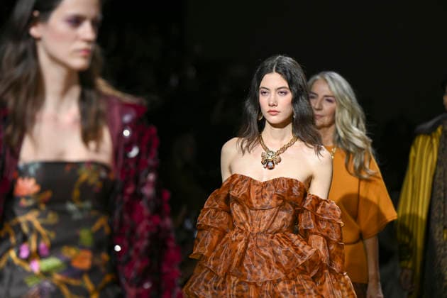 Lola Casademunt - Mercedes-Benz Fashion Week Madrid, Spain - 21 Mar 2026 A model walks the runway wearing a design by Lola Casademunt during Mercedes-Benz Fashion Week de Madrid in IFEMA. Madrid Spain Copyright: xAtilanoxGarciax xSOPAxImagesx photos10166
