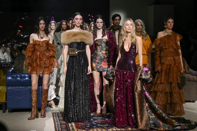 Lola Casademunt - Mercedes-Benz Fashion Week Madrid, Spain - 21 Mar 2026 Models walk the runway wearing a design by Lola Casademunt during Mercedes-Benz Fashion Week de Madrid in IFEMA. Madrid Spain Copyright: xAtilanoxGarciax xSOPAxImagesx photos10168