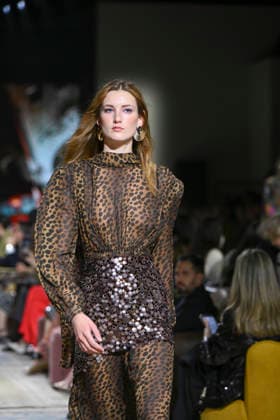 Lola Casademunt - Mercedes-Benz Fashion Week Madrid, Spain - 21 Mar 2026 A model walks the runway wearing a design by Lola Casademunt during Mercedes-Benz Fashion Week de Madrid in IFEMA. Madrid Spain Copyright: xAtilanoxGarciax xSOPAxImagesx photos10142