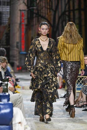 Lola Casademunt - Mercedes-Benz Fashion Week Madrid, Spain - 21 Mar 2026 A model walks the runway wearing a design by Lola Casademunt during Mercedes-Benz Fashion Week de Madrid in IFEMA. Madrid Spain Copyright: xAtilanoxGarciax xSOPAxImagesx photos10118