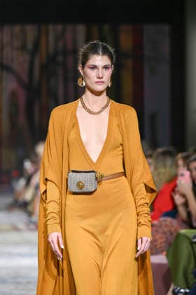 Lola Casademunt - Mercedes-Benz Fashion Week Madrid, Spain - 21 Mar 2026 A model walks the runway wearing a design by Lola Casademunt during Mercedes-Benz Fashion Week de Madrid in IFEMA. Madrid Spain Copyright: xAtilanoxGarciax xSOPAxImagesx photos10123
