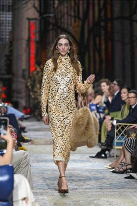 Lola Casademunt - Mercedes-Benz Fashion Week Madrid, Spain - 21 Mar 2026 A model walks the runway wearing a design by Lola Casademunt during Mercedes-Benz Fashion Week de Madrid in IFEMA. Madrid Spain Copyright: xAtilanoxGarciax xSOPAxImagesx photos10124