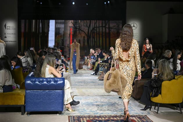 Lola Casademunt - Mercedes-Benz Fashion Week Madrid, Spain - 21 Mar 2026 A model walks the runway wearing a design by Lola Casademunt during Mercedes-Benz Fashion Week de Madrid in IFEMA. Madrid Spain Copyright: xAtilanoxGarciax xSOPAxImagesx photos10126