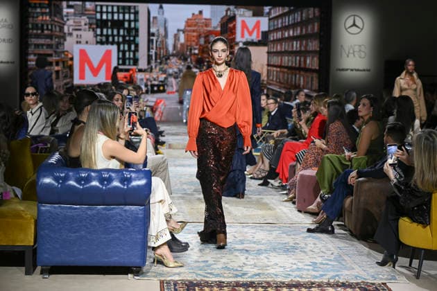 Lola Casademunt - Mercedes-Benz Fashion Week Madrid, Spain - 21 Mar 2026 A model walks the runway wearing a design by Lola Casademunt during Mercedes-Benz Fashion Week de Madrid in IFEMA. Madrid Spain Copyright: xAtilanoxGarciax xSOPAxImagesx photos10103