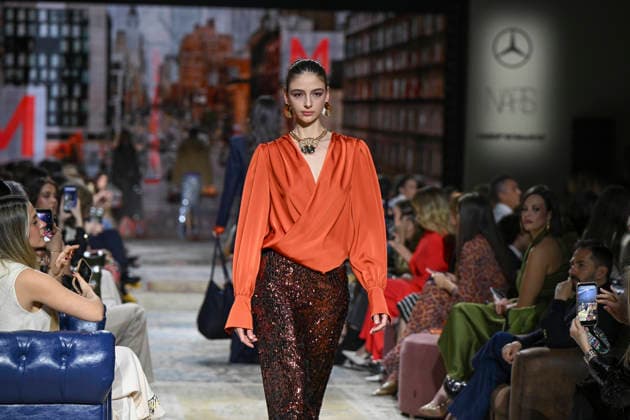 Lola Casademunt - Mercedes-Benz Fashion Week Madrid, Spain - 21 Mar 2026 A model walks the runway wearing a design by Lola Casademunt during Mercedes-Benz Fashion Week de Madrid in IFEMA. Madrid Spain Copyright: xAtilanoxGarciax xSOPAxImagesx photos10104