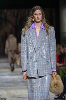 Lola Casademunt - Mercedes-Benz Fashion Week Madrid, Spain - 21 Mar 2026 A model walks the runway wearing a design by Lola Casademunt during Mercedes-Benz Fashion Week de Madrid in IFEMA. Madrid Spain Copyright: xAtilanoxGarciax xSOPAxImagesx photos10106