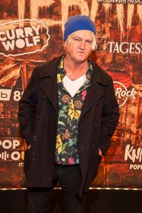 abb Detlev Buck director blaue Muetze as guest at the German premiere of Wir sind am Leben das Berlin Musical at Theater des Westens on Saturday 21 03 2026 Berlin Germany