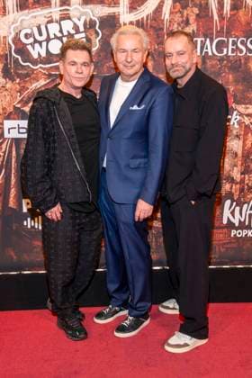 abb Peter Plate, Klaus Wowereit and Ulf Leo Sommer as guests at the German premiere of Wir sind am Leben das Berlin Musical at the Theater des Westens on Saturday 21 03 2026 Berlin Germany