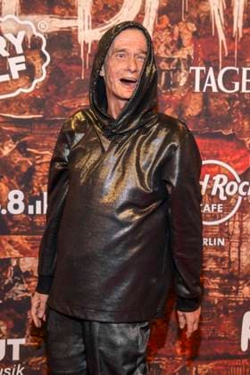 abb Georg Uecker as a guest at the German premiere of Wir sind am Leben das Berlin Musical at the Theater des Westens on Saturday 21 03 2026 Berlin Germany