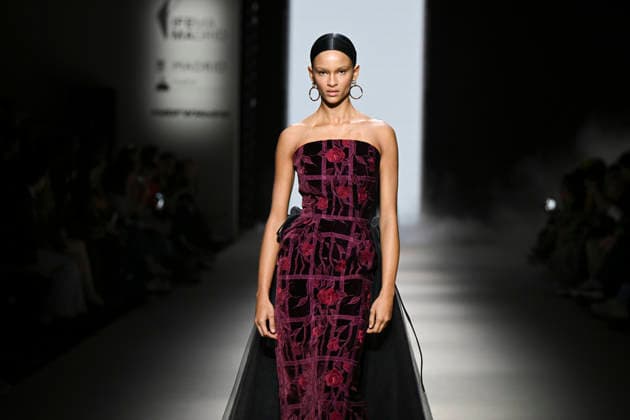 Yolancris - Mercedes-Benz Fashion Week Madrid, Spain - 21 Mar 2026 A model walks the runway wearing a design by Yolancris during Mercedes-Benz Fashion Week de Madrid in IFEMA. Madrid Spain Copyright: xAtilanoxGarciax xSOPAxImagesx photos10041
