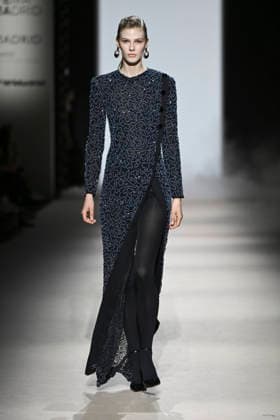 Yolancris - Mercedes-Benz Fashion Week Madrid, Spain - 21 Mar 2026 A model walks the runway wearing a design by Yolancris during Mercedes-Benz Fashion Week de Madrid in IFEMA. Madrid Spain Copyright: xAtilanoxGarciax xSOPAxImagesx photos10046