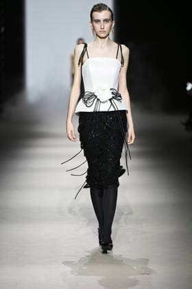 Yolancris - Mercedes-Benz Fashion Week Madrid, Spain - 21 Mar 2026 A model walks the runway wearing a design by Yolancris during Mercedes-Benz Fashion Week de Madrid in IFEMA. Madrid Spain Copyright: xAtilanoxGarciax xSOPAxImagesx photos10050