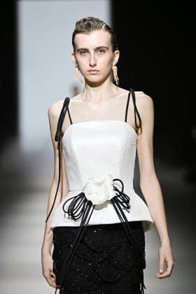 Yolancris - Mercedes-Benz Fashion Week Madrid, Spain - 21 Mar 2026 A model walks the runway wearing a design by Yolancris during Mercedes-Benz Fashion Week de Madrid in IFEMA. Madrid Spain Copyright: xAtilanoxGarciax xSOPAxImagesx photos10051