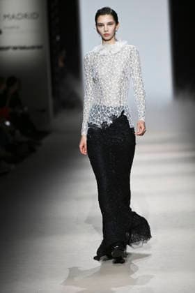 Yolancris - Mercedes-Benz Fashion Week Madrid, Spain - 21 Mar 2026 A model walks the runway wearing a design by Yolancris during Mercedes-Benz Fashion Week de Madrid in IFEMA. Madrid Spain Copyright: xAtilanoxGarciax xSOPAxImagesx photos10054
