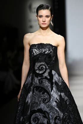 Yolancris - Mercedes-Benz Fashion Week Madrid, Spain - 21 Mar 2026 A model walks the runway wearing a design by Yolancris during Mercedes-Benz Fashion Week de Madrid in IFEMA. Madrid Spain Copyright: xAtilanoxGarciax xSOPAxImagesx photos10057