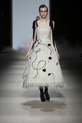 Yolancris - Mercedes-Benz Fashion Week Madrid, Spain - 21 Mar 2026 A model walks the runway wearing a design by Yolancris during Mercedes-Benz Fashion Week de Madrid in IFEMA. Madrid Spain Copyright: xAtilanoxGarciax xSOPAxImagesx photos10017