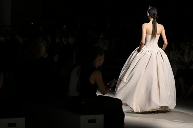 Yolancris - Mercedes-Benz Fashion Week Madrid, Spain - 21 Mar 2026 A model walks the runway wearing a design by Yolancris during Mercedes-Benz Fashion Week de Madrid in IFEMA. Madrid Spain Copyright: xAtilanoxGarciax xSOPAxImagesx photos10022