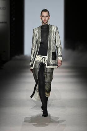 Yolancris - Mercedes-Benz Fashion Week Madrid, Spain - 21 Mar 2026 A model walks the runway wearing a design by Yolancris during Mercedes-Benz Fashion Week de Madrid in IFEMA. Madrid Spain Copyright: xAtilanoxGarciax xSOPAxImagesx photos10027