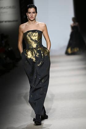 Yolancris - Mercedes-Benz Fashion Week Madrid, Spain - 21 Mar 2026 A model walks the runway wearing a design by Yolancris during Mercedes-Benz Fashion Week de Madrid in IFEMA. Madrid Spain Copyright: xAtilanoxGarciax xSOPAxImagesx photos10031