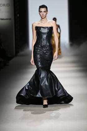 Yolancris - Mercedes-Benz Fashion Week Madrid, Spain - 21 Mar 2026 A model walks the runway wearing a design by Yolancris during Mercedes-Benz Fashion Week de Madrid in IFEMA. Madrid Spain Copyright: xAtilanoxGarciax xSOPAxImagesx photos10034