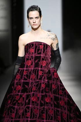 Yolancris - Mercedes-Benz Fashion Week Madrid, Spain - 21 Mar 2026 A model walks the runway wearing a design by Yolancris during Mercedes-Benz Fashion Week de Madrid in IFEMA. Madrid Spain Copyright: xAtilanoxGarciax xSOPAxImagesx photos10039