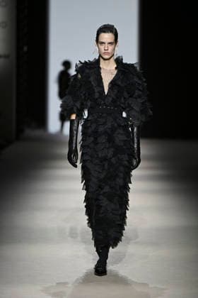 Yolancris - Mercedes-Benz Fashion Week Madrid, Spain - 21 Mar 2026 A model walks the runway wearing a design by Yolancris during Mercedes-Benz Fashion Week de Madrid in IFEMA. Madrid Spain Copyright: xAtilanoxGarciax xSOPAxImagesx photos10003