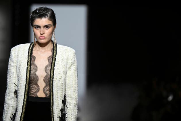 Yolancris - Mercedes-Benz Fashion Week Madrid, Spain - 21 Mar 2026 A model walks the runway wearing a design by Yolancris during Mercedes-Benz Fashion Week de Madrid in IFEMA. Madrid Spain Copyright: xAtilanoxGarciax xSOPAxImagesx photos10014