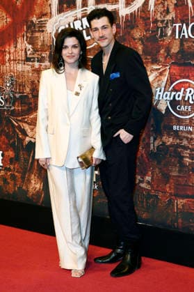 Maxine Kazis and Maximilian Gehrlinger at the premiere of the musical Wir sind am Leben Das Berlin Musical at the Theater des Westens Berlin, 21 03 2026 Foto:xN.xKubelkax xFuturexImagex leben_6310