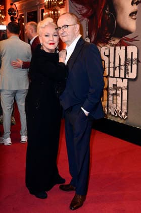 Angelika Milster with husband Andre Bauer at the premiere of the musical Wir sind am Leben Das Berlin Musical at the Theater des Westens Berlin, 21 03 2026 Foto:xN.xKubelkax xFuturexImagex leben_6321