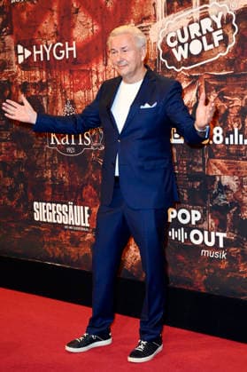 Klaus Wowereit at the premiere of the musical Wir sind am Leben Das Berlin Musical at the Theater des Westens Berlin, 21 03 2026 Foto:xN.xKubelkax xFuturexImagex leben_6326