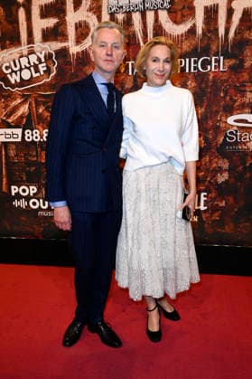 Max Raabe and Tanja Fischer at the premiere of the musical Wir sind am Leben Das Berlin Musical at the Theater des Westens Berlin, 21 03 2026 Foto:xN.xKubelkax xFuturexImagex leben_6359