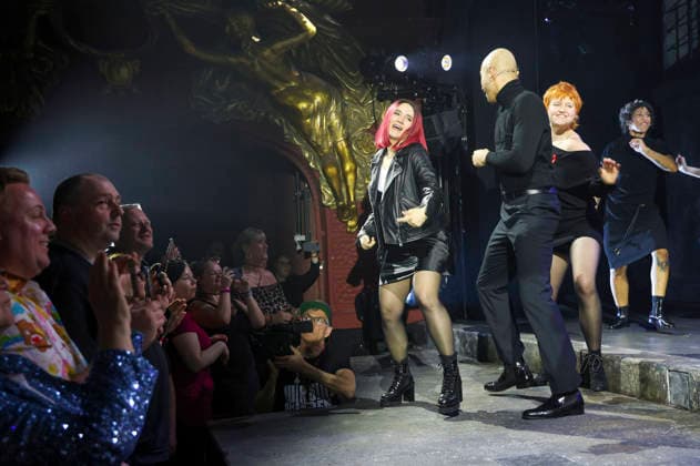The ensemble at the final applause at the premiere of the musical Wir sind am Leben Das Berlin Musical at the Theater des Westens Berlin, 21 03 2026 Foto:xB.xDummerx xFuturexImagex leben_6375