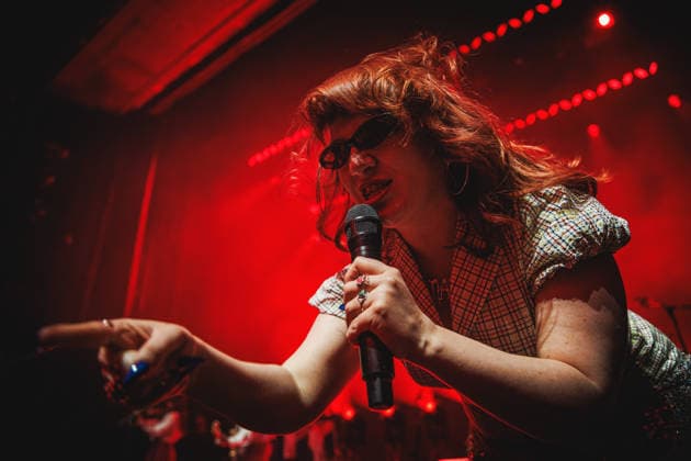 CMAT live in Copenhagen, Denmark Copenhagen, Denmark. 21st, March 2026. The Irish singer CMAT performs a live concert at VEGA in Copenhagen. Denmark, Copenhagen  Copyright: xGonzalesxPhoto ChristianxHjorthx