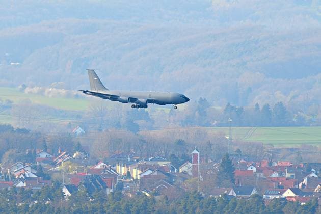 22.3.2026 Ramstein Air Base Die US Amerikanische Luftwaffenbasis Ramstein. Seit dem amerikanisch - israelischen Angrif auf den Iran herrscht hier wieder reger Flugbetrieb. Ramstein Miesenbach Air Base Rheinland Pfalz Deutschland *** 22 3 2026 Ramstein Air Base The US American Air Force Base Ramstein Since the American-Israeli attack on Iran, there has been a lot of air traffic here again Ramstein Miesenbach Air Base Rhineland-Palatinate Germany