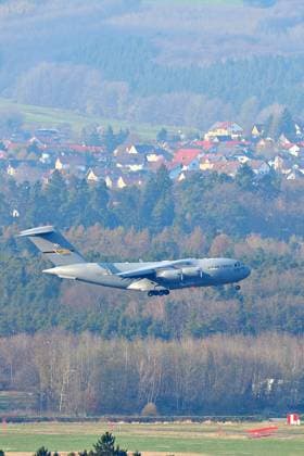 22.3.2026 Ramstein Air Base Die US Amerikanische Luftwaffenbasis Ramstein. Seit dem amerikanisch - israelischen Angrif auf den Iran herrscht hier wieder reger Flugbetrieb. Ramstein Miesenbach Air Base Rheinland Pfalz Deutschland *** 22 3 2026 Ramstein Air Base The US American Air Force Base Ramstein Since the American-Israeli attack on Iran, there has been a lot of air traffic here again Ramstein Miesenbach Air Base Rhineland-Palatinate Germany