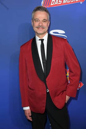 Raphael Schneider at the premiere of ZURÜCK IN DIE ZUKUNFT DAS MUSICAL at the Stage Operettenhaus in Hamburg on 22 03 2026