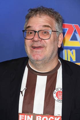 Elton at the premiere of ZURÜCK IN DIE ZUKUNFT DAS MUSICAL at the Stage Operettenhaus in Hamburg on 22 03 2026
