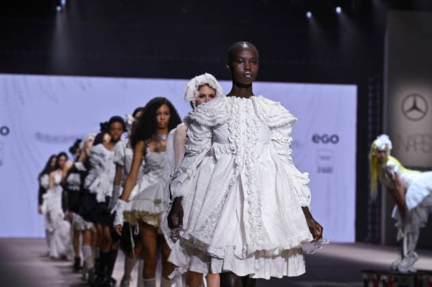 Mercedes-Benz Fashion Week Madrid in Spain - 22 Mar 2026 Models walk the runway wearing a design by Mericusan during Mercedes-Benz Fashion Week de Madrid in IFEMA. Madrid Spain Copyright: xAtilanoxGarciax xSOPAxImagesx photos10270