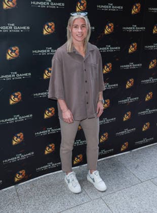 Celebrities Attend The Hunger Games On Stage Special Matinee Performance In London Bethany England seen attending a special matinee performance of The Hunger Games On Stage to celebrate the 14th Anniversary of the UK Release of Lionsgate’s film The Hunger Games. The event took place at the Troubadour Canary Wharf Theatre in London. London United Kingdom Copyright: xBrettxCovex xSOPAxImagesx Bethany BDC_9575