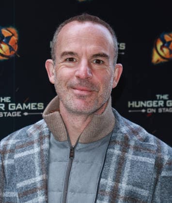 Celebrities Attend The Hunger Games On Stage Special Matinee Performance In London Martin Lewis seen attending a special matinee performance of The Hunger Games On Stage to celebrate the 14th Anniversary of the UK Release of Lionsgate’s film The Hunger Games. The event took place at the Troubadour Canary Wharf Theatre in London. London United Kingdom Copyright: xBrettxCovex xSOPAxImagesx Martin BDC_9253