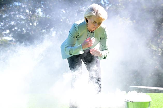 URSULA VON DER LEYEN AUSTRALIA VISIT, European Union president Ursula von der Leyen during a traditional smoking ceremony during a visit with Australia™s Governor General Sam Moystyn at Admiralty House in Sydney, Monday, March 23, 2026. ( NO ARCHIVING SYDNEY NEW SOUTH WALES AUSTRALIA  Copyright: xDEANxLEWINSx 20260323188439821849