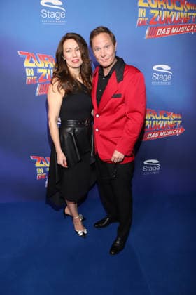 Premiere Zurueck in die Zukunft , Stage Operettenhaus Hamburg Fabian Harloff, Anke Wolf, Premiere Zurueck in die Zukunft , Stage Operettenhaus Hamburg, 22 03 2026 Copyright: xEventpressxBecherx