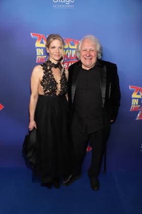 Premiere Zurueck in die Zukunft , Stage Operettenhaus Hamburg Peter Urban, Laura, Premiere Zurueck in die Zukunft , Stage Operettenhaus Hamburg, 22 03 2026 Copyright: xEventpressxBecherx