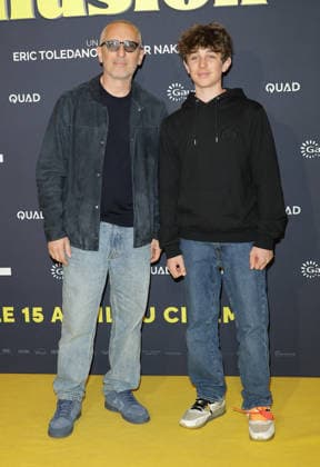 Gad Elmaleh et son fils Raphaël Première du film Juste une illusion au cinéma Le Grand Rex à Paris le 22 mars 2026 Coadic Guirec Bestimage Premiere of the film Just an Illusion at the Grand Rex cinema in Paris on March 22, 2026 Paris France  Copyright: xCOADICxGUIRECx xBESTIMAGExCOADICxGUIRECx xBESTIMAGEx