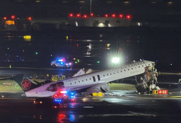A plane collided with a fire truck while landing in New York City NEW YORK, UNITED STATES - MARCH 23: Passenger plane collides with a fire truck while landing at LaGuardia Airport in New York, the United States, leaving several people injured on March 23, 2026, in New York, United States. Selcuk Acar Anadolu New York United States. Editorial use only. Please get in touch for any other usage.  Copyright: x2026xAnadoluxSelcukxAcarx