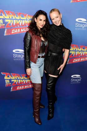 Sila Sahin Radlinger and Isabel Edvardsson at the premiere of the musical Back to the Future at Stage Operettenhaus Hamburg, 22 03 2026 Foto:xgbrcix xFuturexImagex zukunft_6332