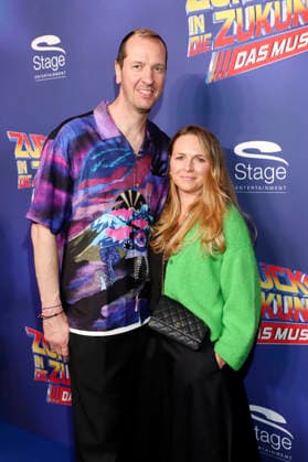 Pascal Hens with wife Angela Hens at the premiere of the musical Back to the Future at Stage Operettenhaus Hamburg, 22 03 2026 Foto:xgbrcix xFuturexImagex zukunft_6354