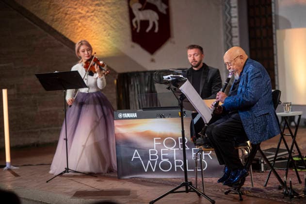 Concert Feidmann 2026 Chemnitz Giora Feidmann made a guest appearance at the Lutherkirche Chemnitz, He brings a unique musical experience to the stage with his tour For a Better World 2026 Giora Feidman is a clarinettist and instrumental soloist of klezmer music Due to his success in music, he is refer